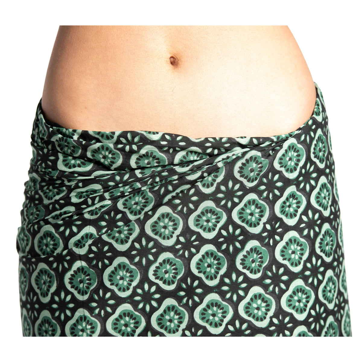 Handbedruckter Sarong in Grün von ufash